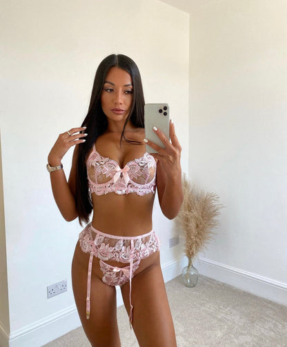 Amoréa Affection Lingerie Set